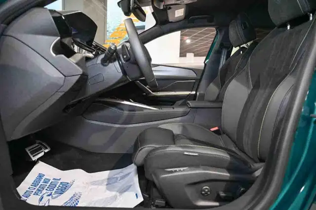 Peugeot 308 view 11