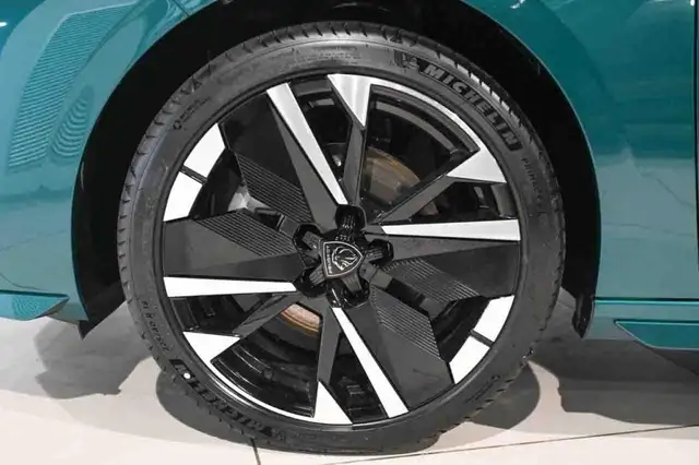Peugeot 308 view 8