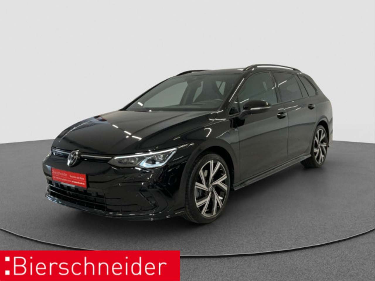 Volkswagen Golf — Volkswagen Golf 8 Var 2.0 TDI DSG R-Line PANO STAND HuD H/K