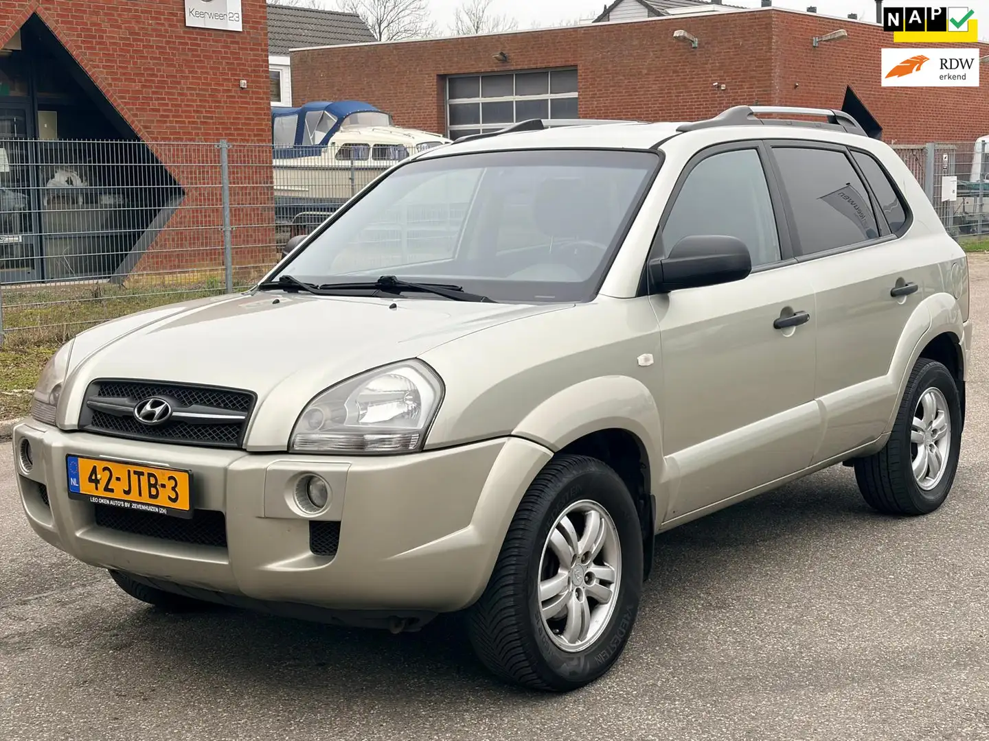 Hyundai TUCSON 2.0i Dynamic Executive Grau - 1