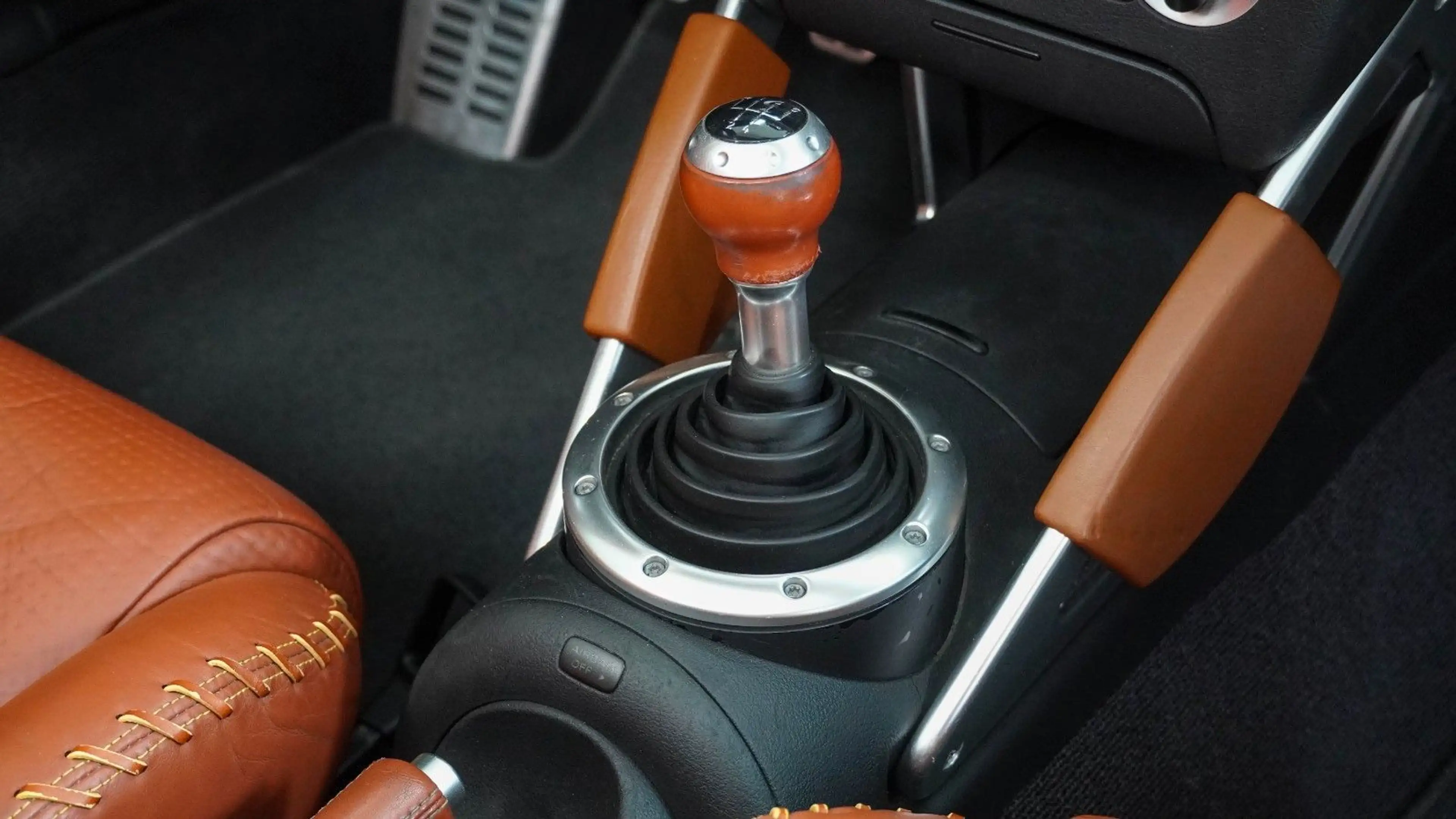 Audi TT 1.8 T Baseball Cabrio Klima,SHZ,Temp — photo 14