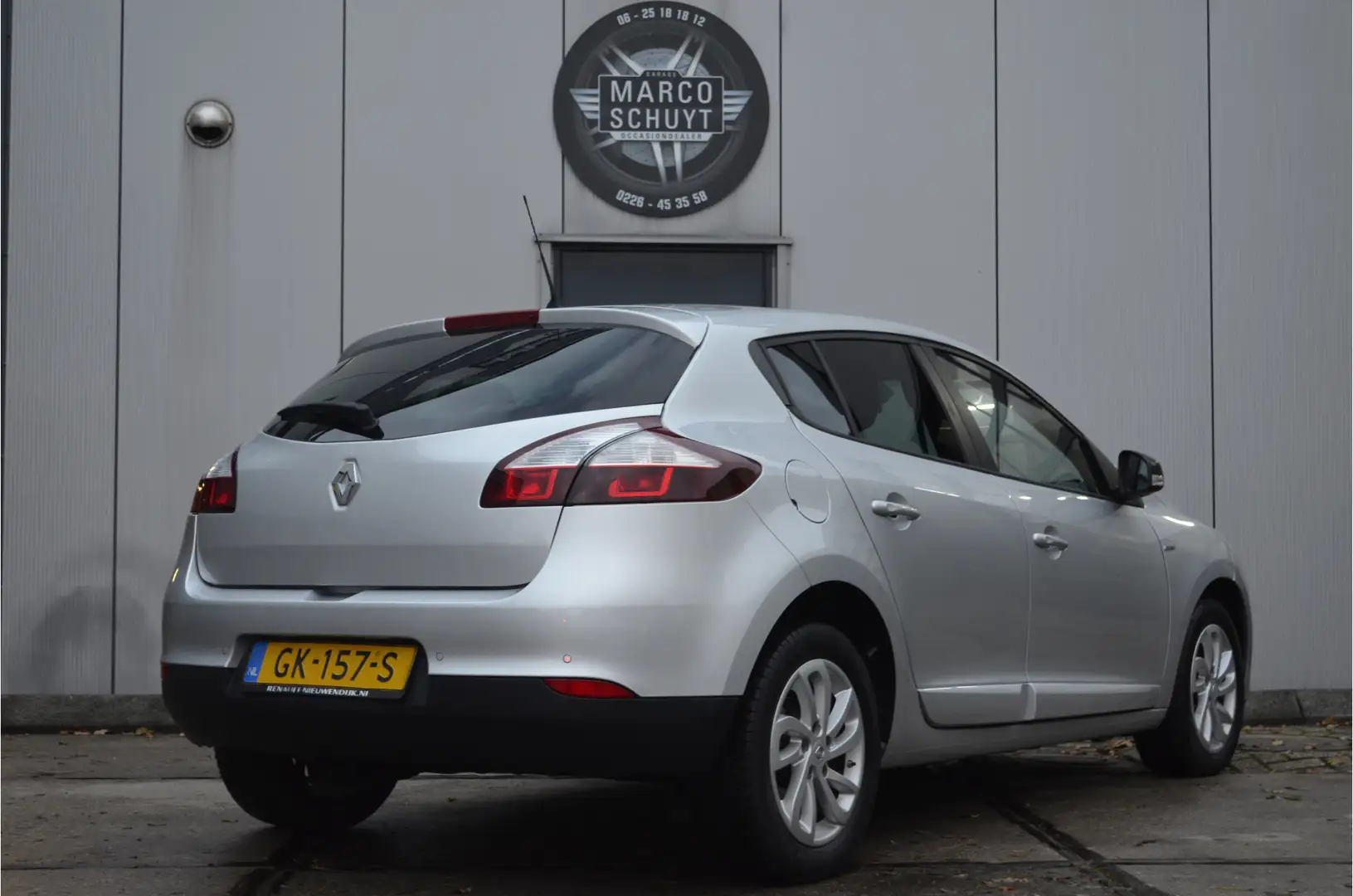 Renault Megane 1.2 TCe Limited Gris - 2