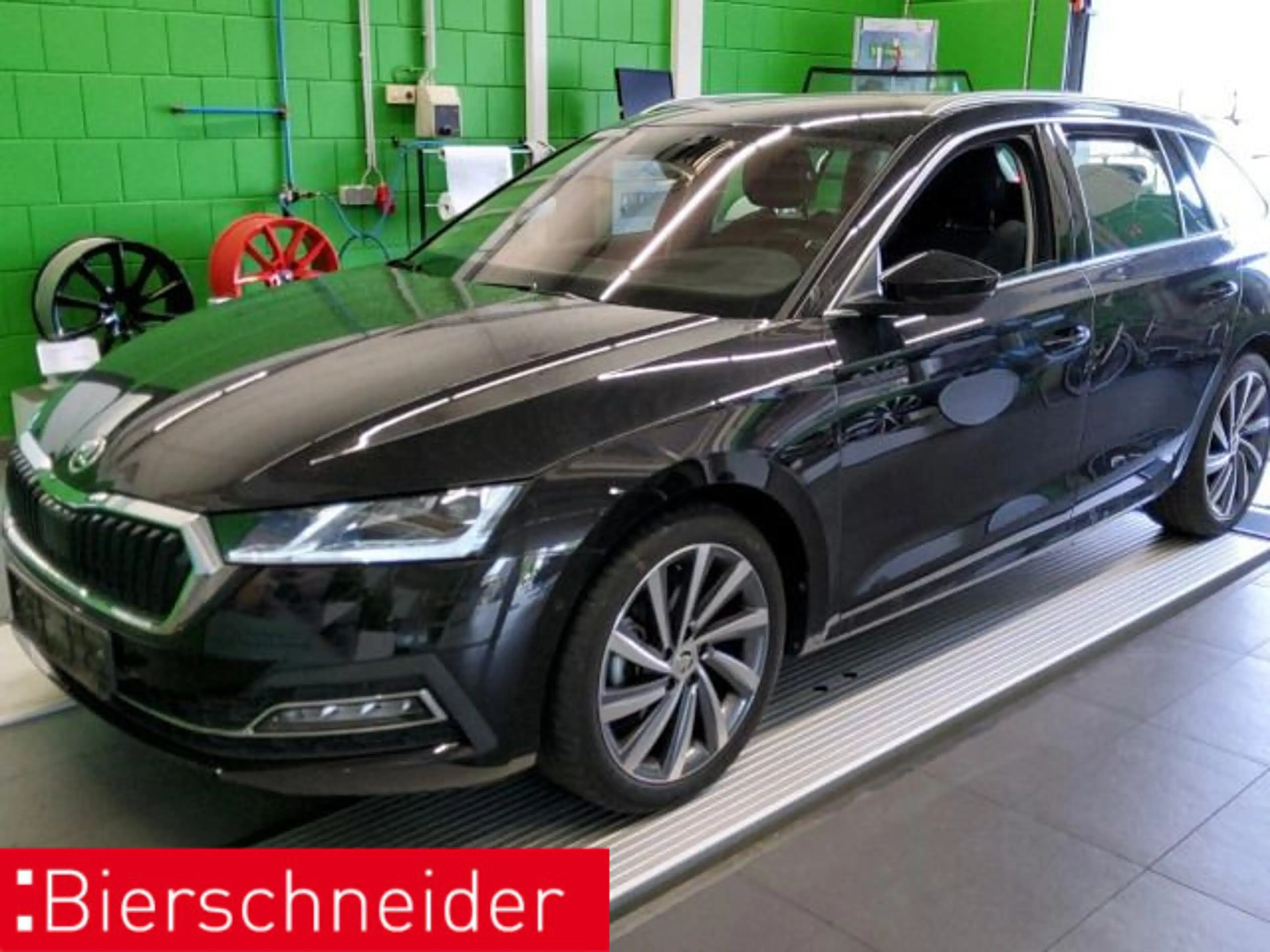 Skoda Octavia Combi 2.0 TDI DSG Style AHK MATRIX STAND — photo 2