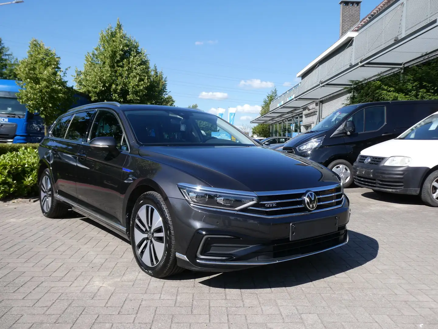 Volkswagen Passat Variant GTE Plug-In Hybrid Pano,Adapt. cruise,Camera,Trekh Grigio - 2