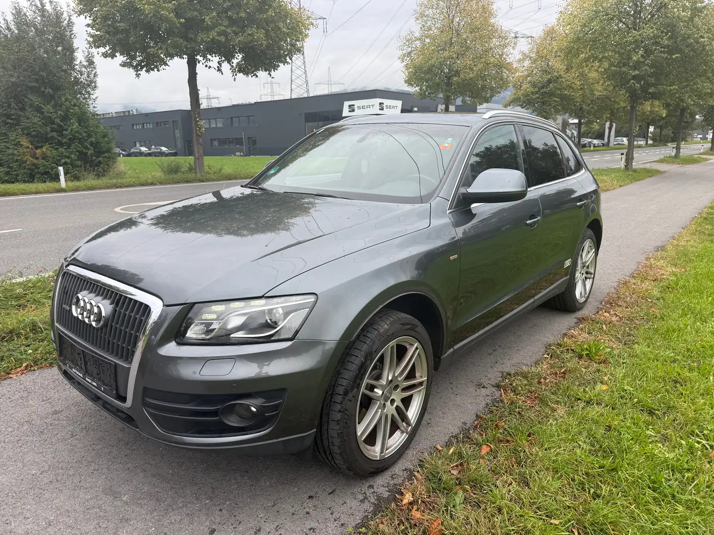Audi Q5 2.0 TFSI Quattro S-Line Grau - 1
