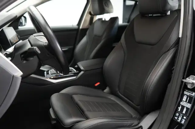 BMW 3 Series view 13
