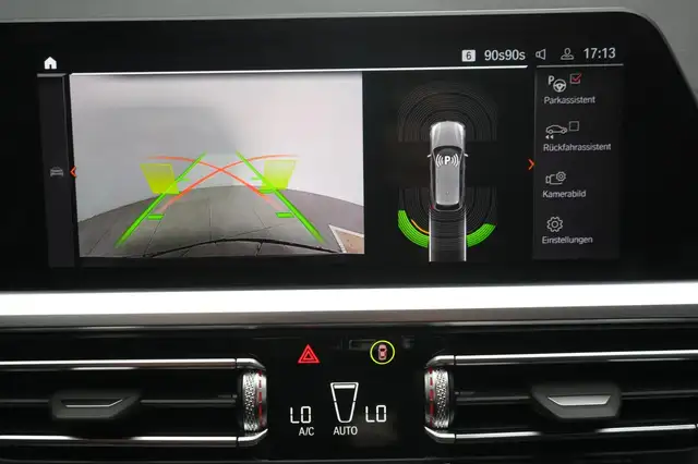 BMW 3 Series view 14