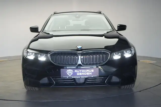 BMW 3 Series view 2
