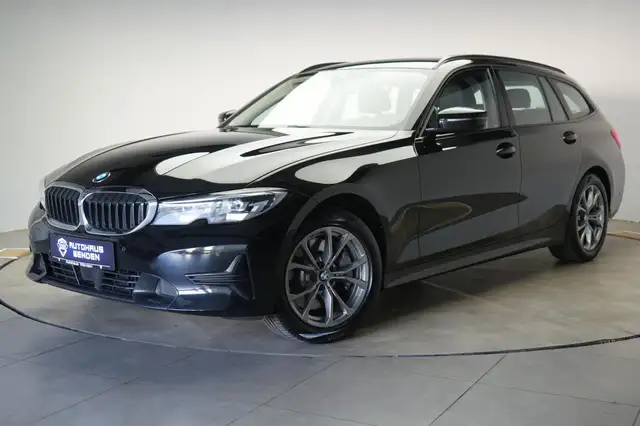 BMW 3 Series view 3