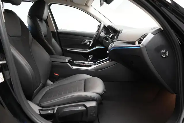 BMW 3 Series view 7