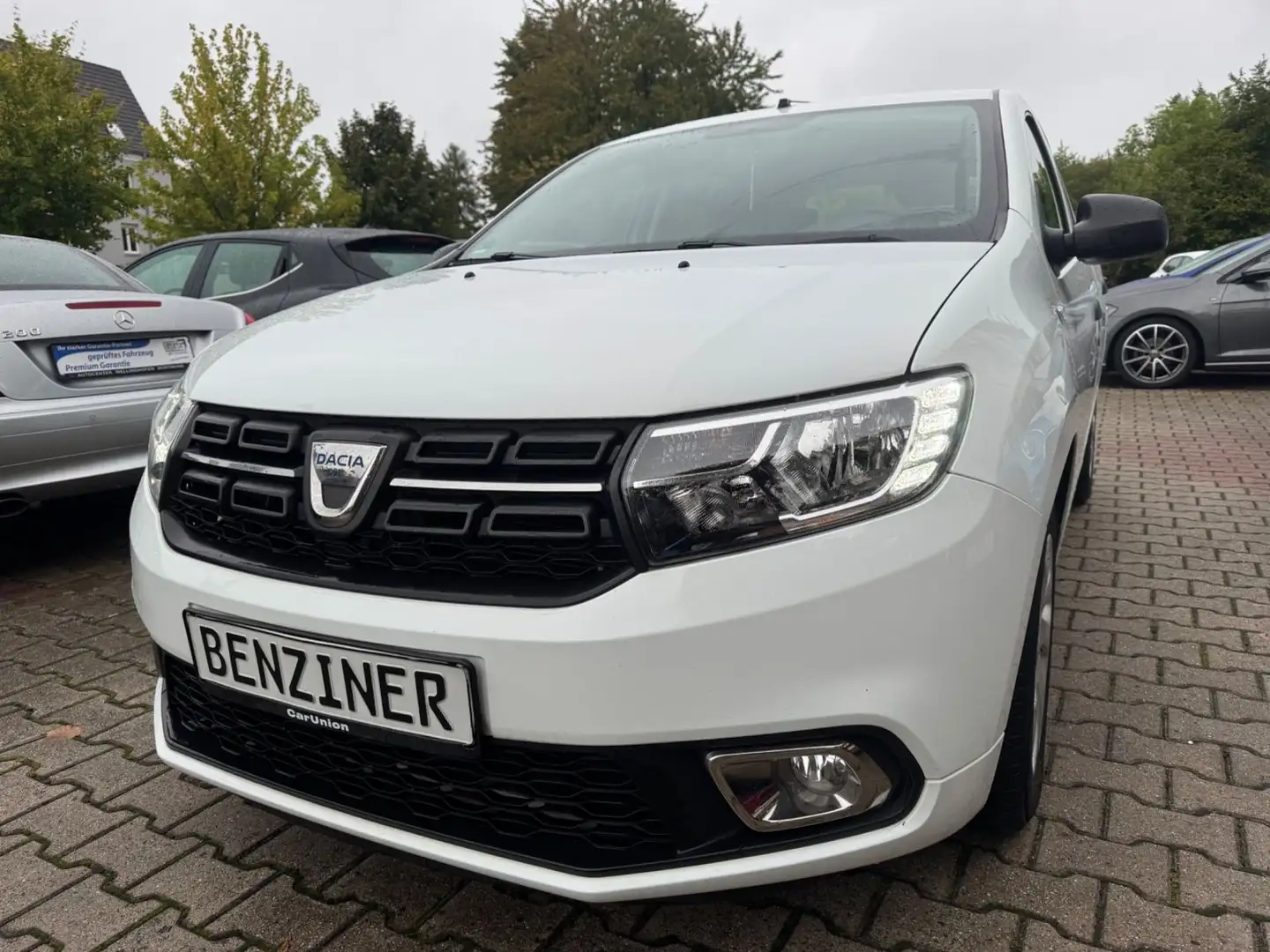 Dacia Sandero SCe 75/Klima/59.000km/Euro6/ Weiß - 1