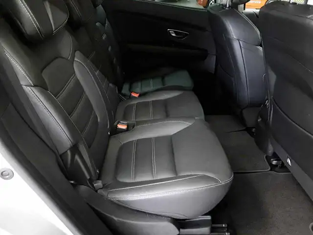 Renault Scenic view 14