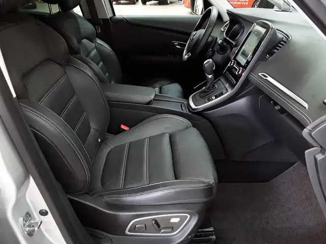 Renault Scenic view 8