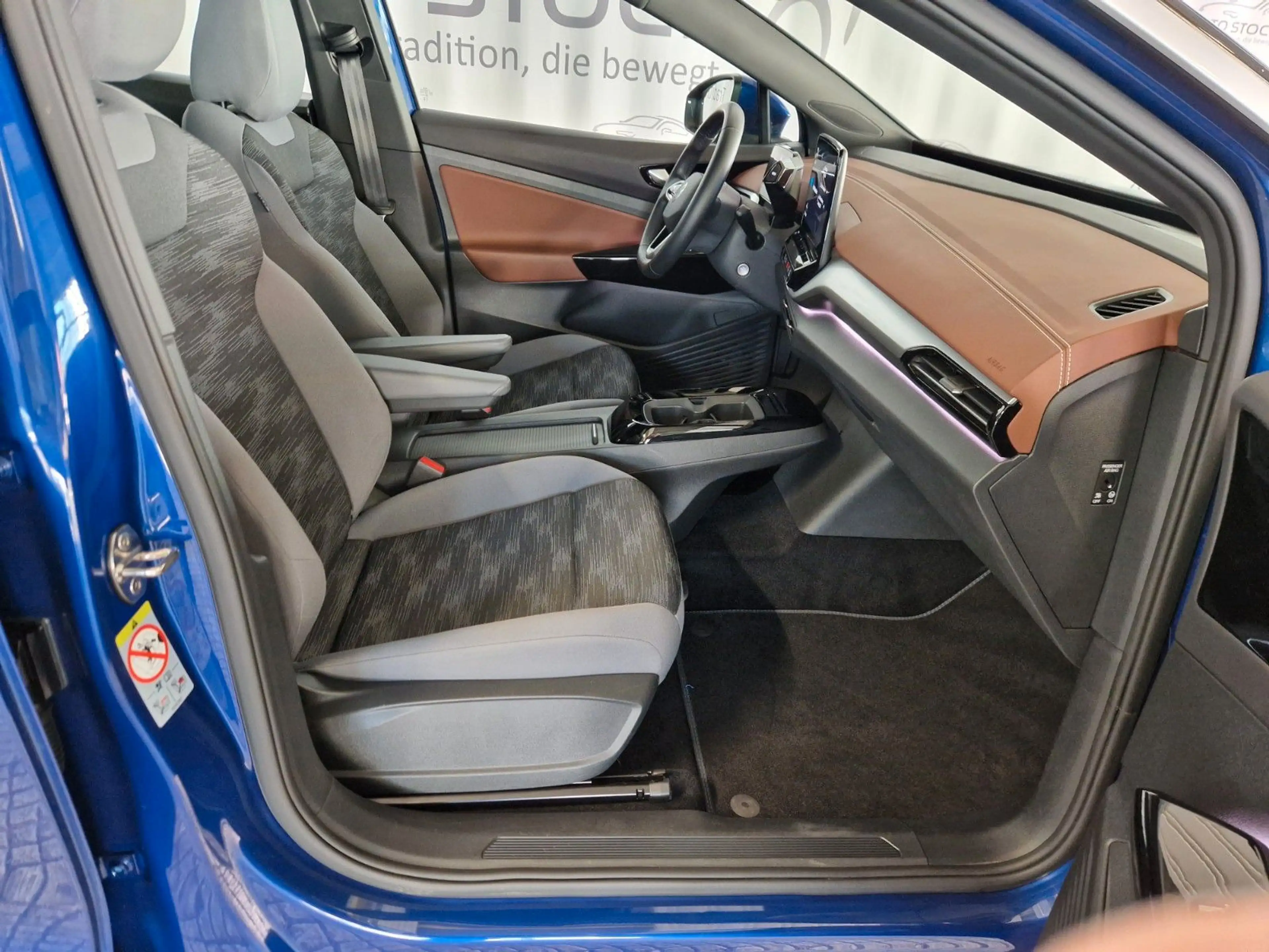 Volkswagen ID.5 Pro 82 kWh 128 kW LED PDC Navi ACC SH Conne — photo 15