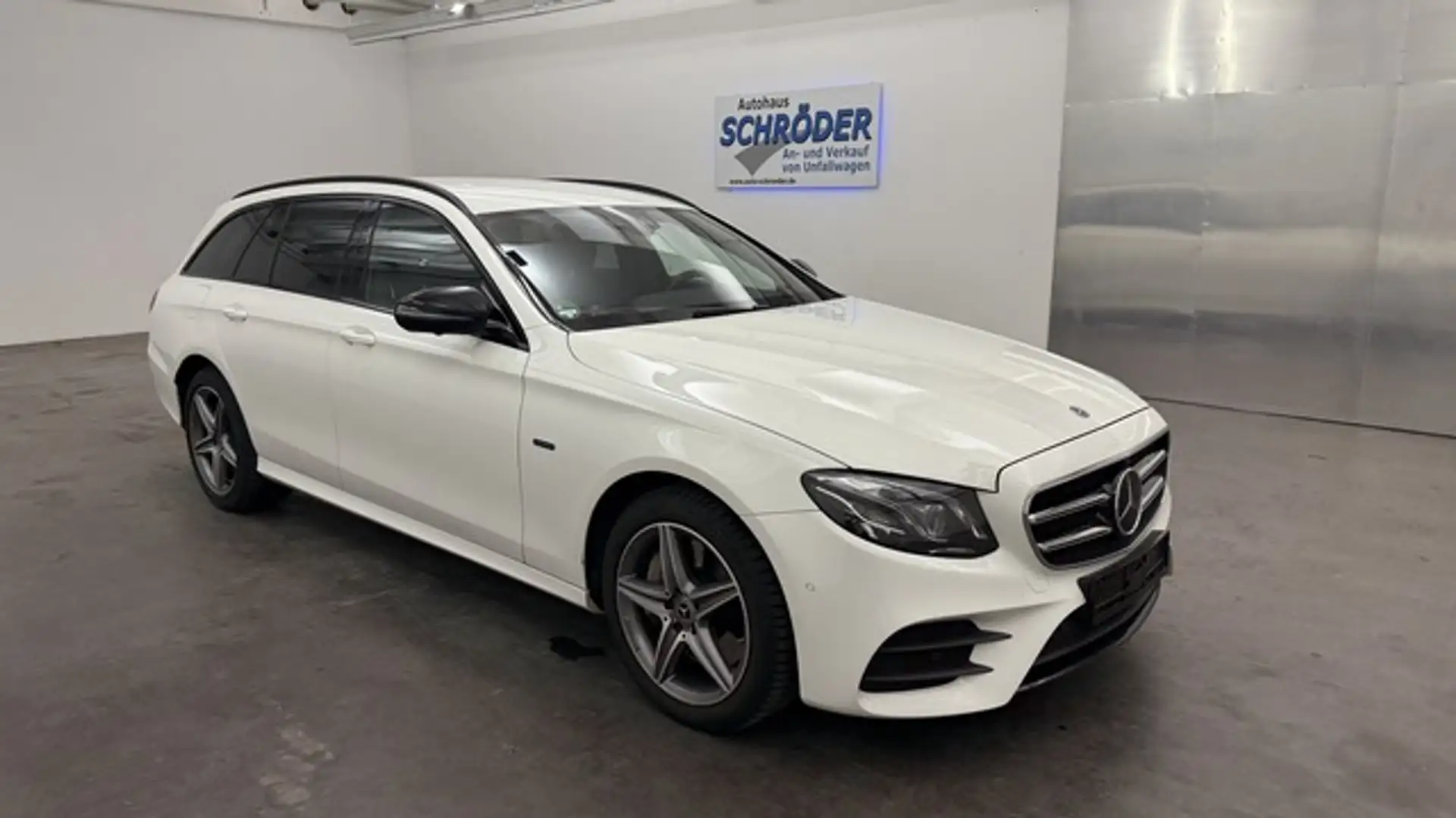 Mercedes-Benz E 300 de *AMG Line*360°*B&O*Multibeam* Weiß - 1
