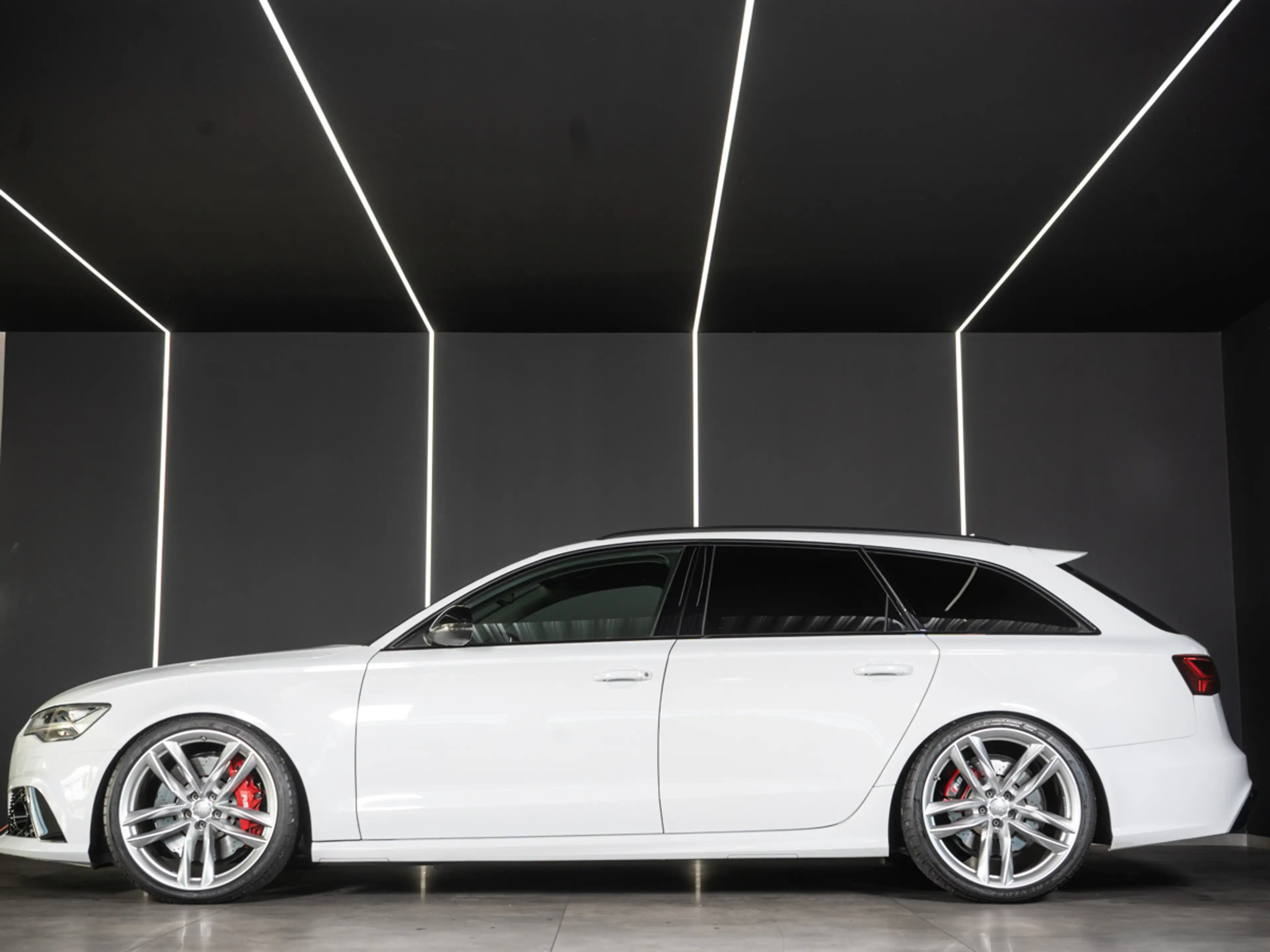 Audi RS6 Performance 4.0 TFSI quattro Avant  *RS-SPORTAGA*L — photo 7
