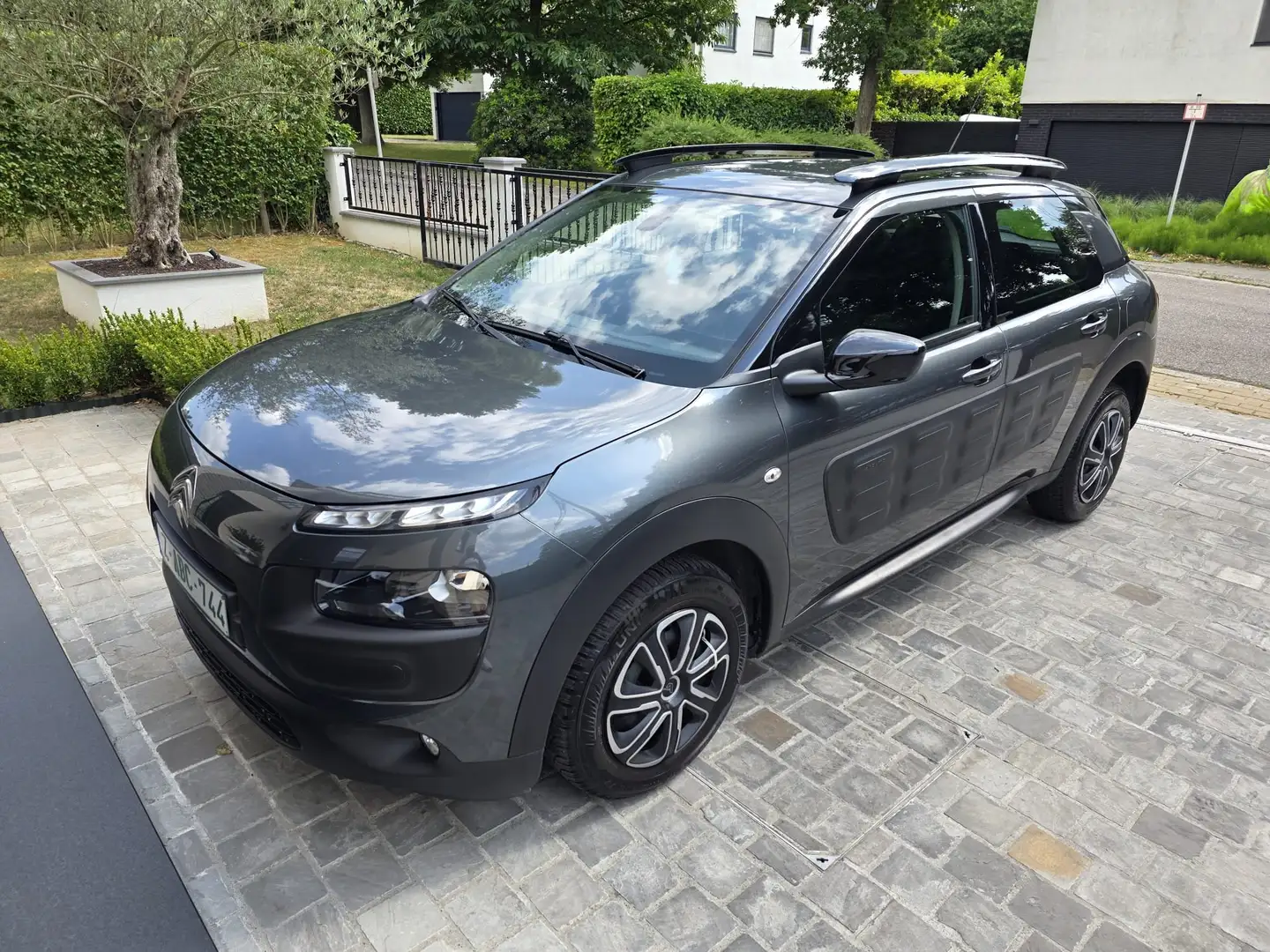 Citroen C4 Cactus C4 Cactus 1.2 Full factures entretien état neuf Gris - 2