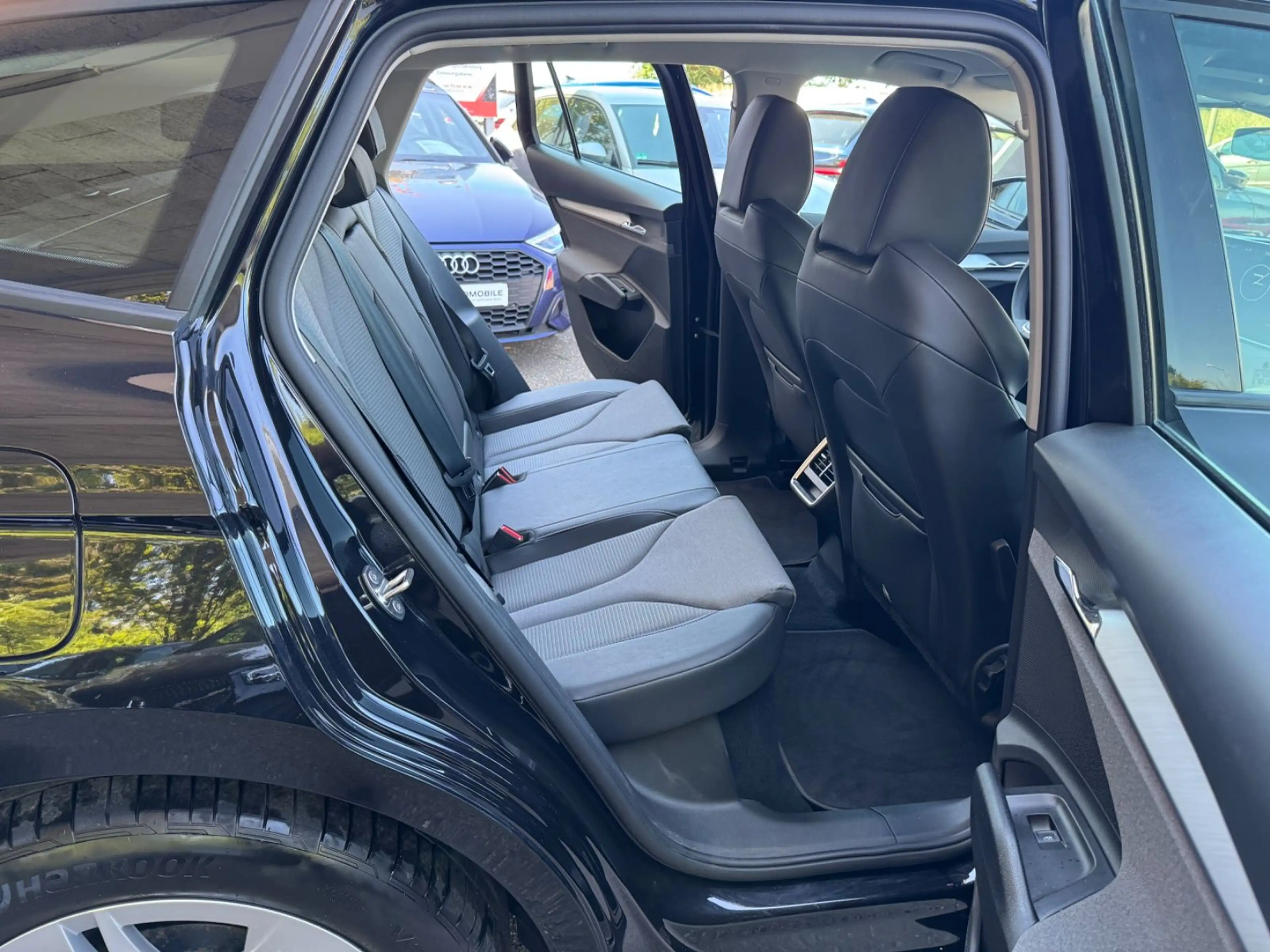 Skoda Enyaq 60 Loft Navi LED Kamera WärmePumpe ACC 1.H — photo 14