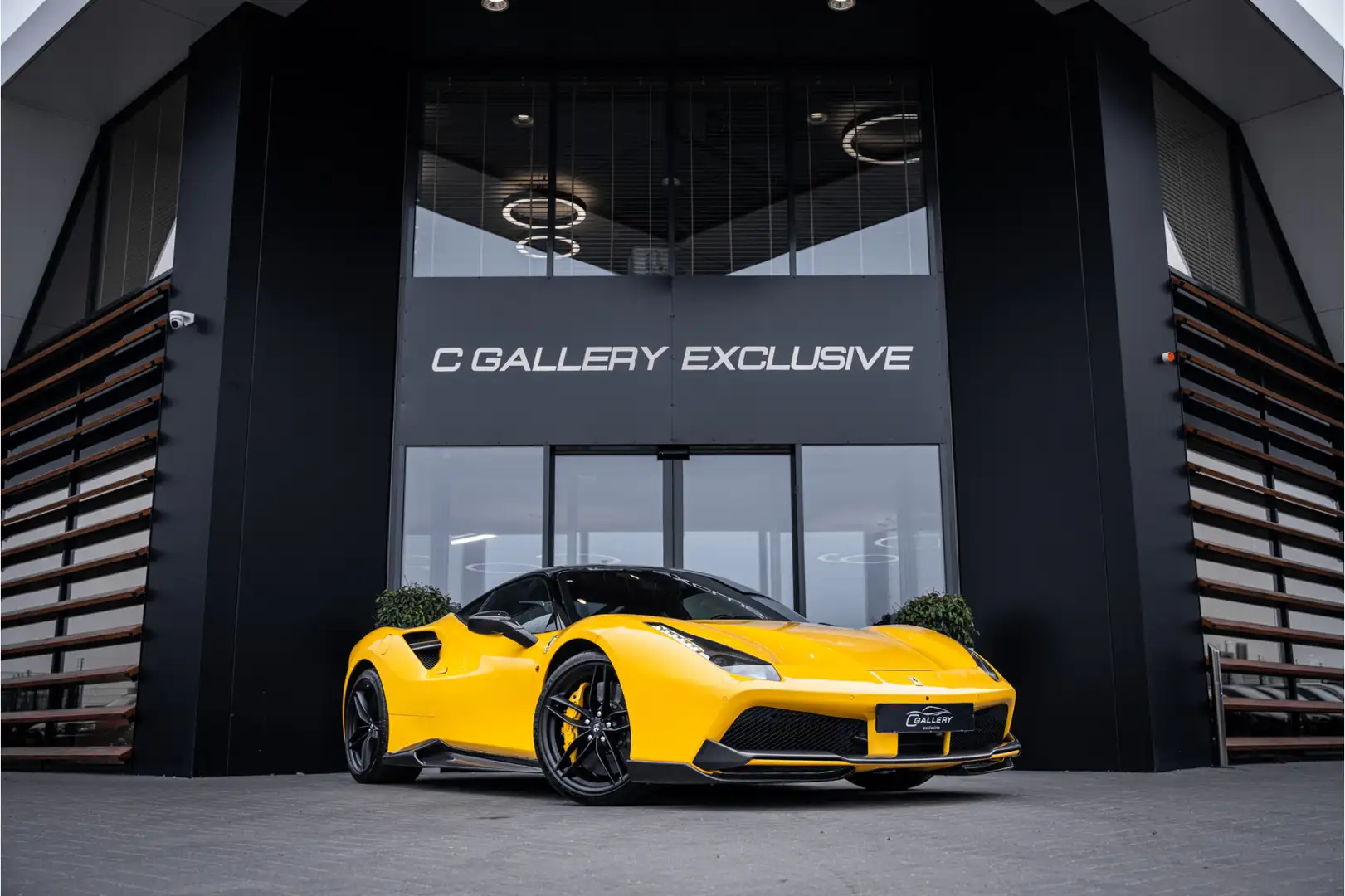 Ferrari 488 3.9 GTB HELE - NL auto l Lift | Racing Seats | Ker Gelb - 1
