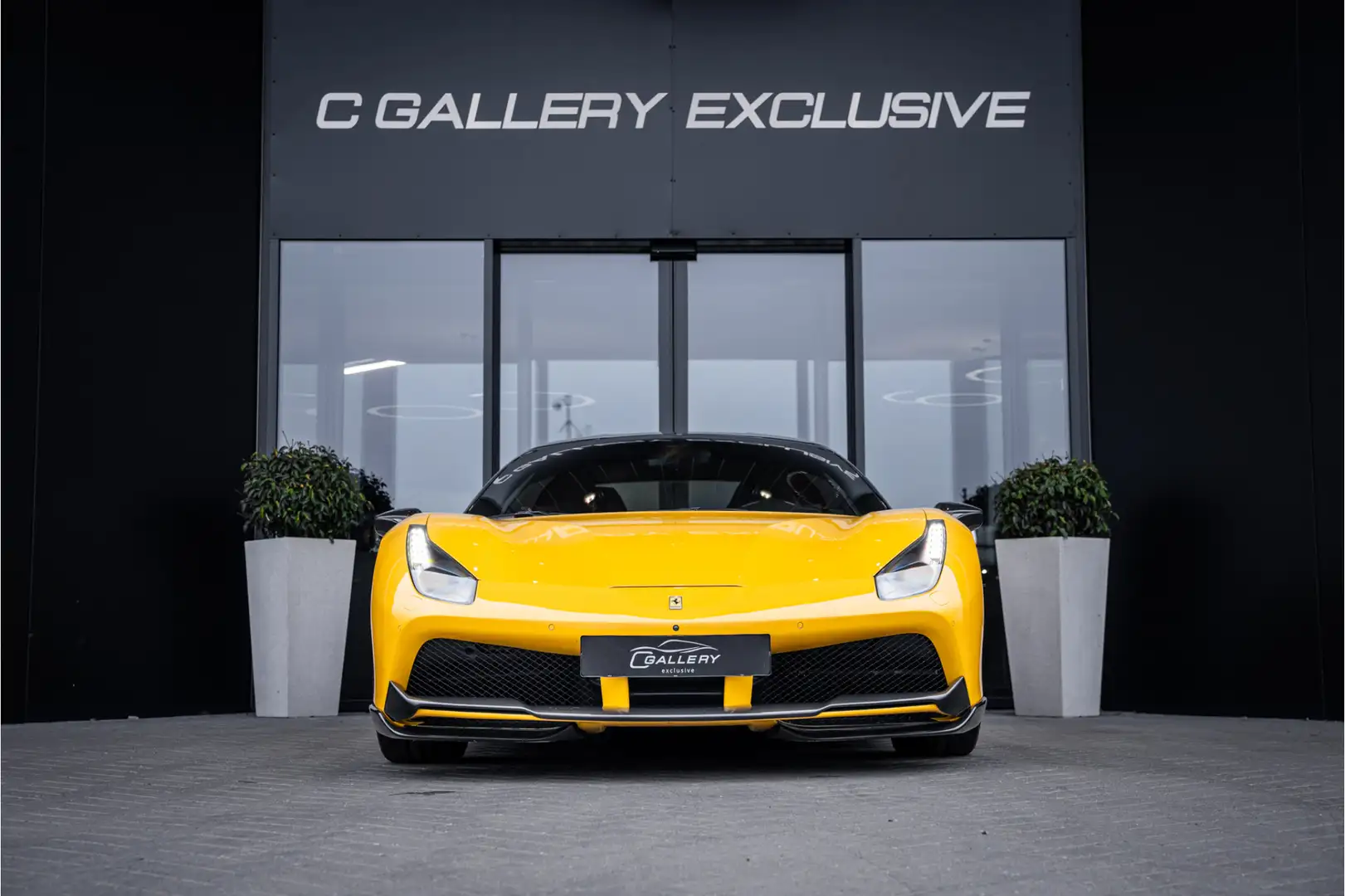 Ferrari 488 3.9 GTB HELE - NL auto l Lift | Racing Seats | Ker Gelb - 2