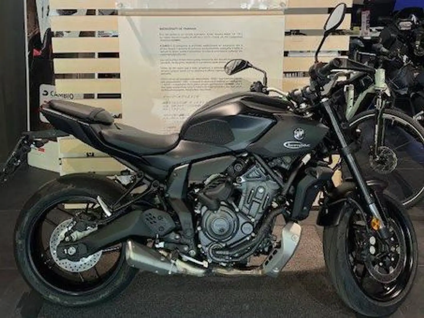 Yamaha MT-07 Y-AMT Noir - 1