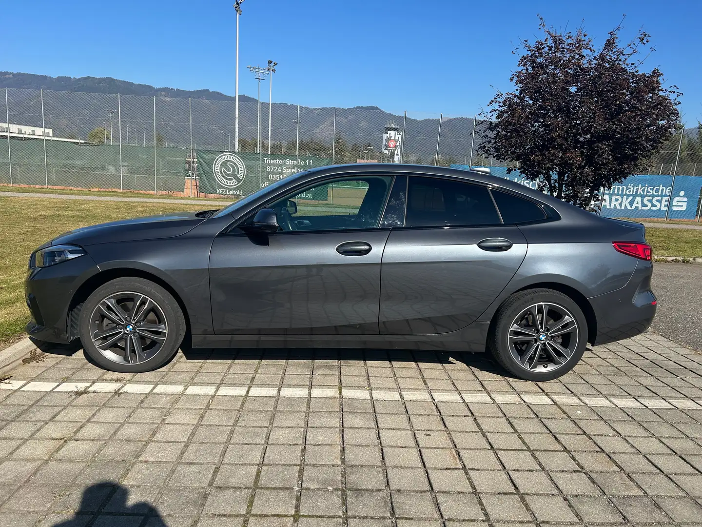 BMW 216 216d Gran Coupe Sport Aut LED NAVI LEDER SITZHZG Grau - 2