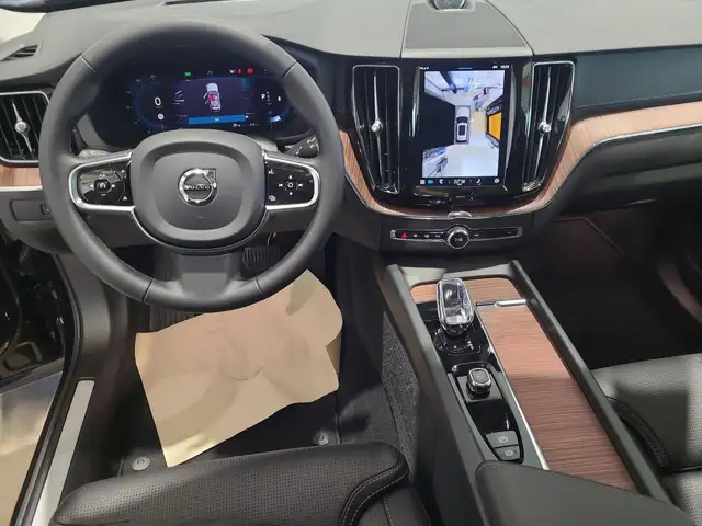 Volvo XC60 view 15