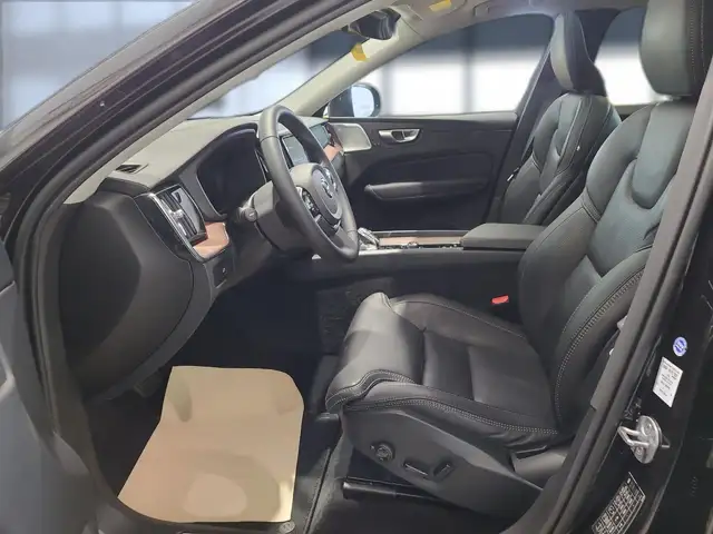 Volvo XC60 view 10