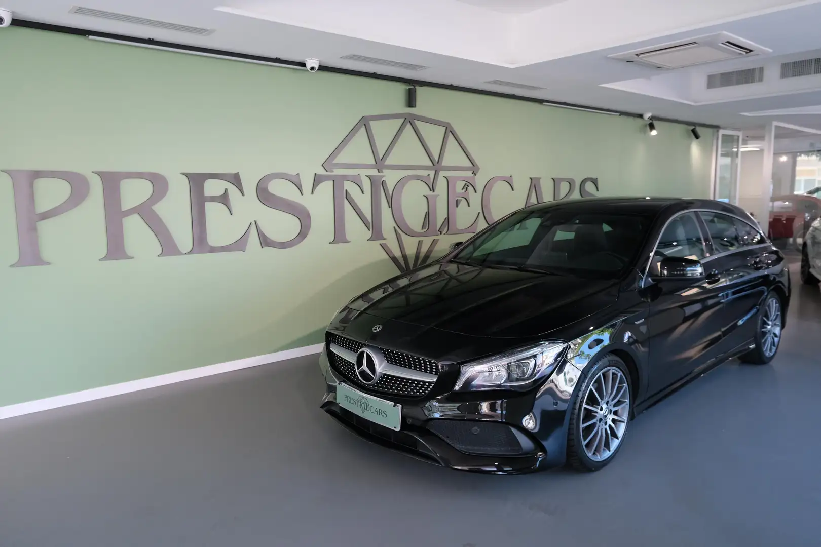 Mercedes-Benz CLA 200 200 d Sport 4matic auto Negro - 1