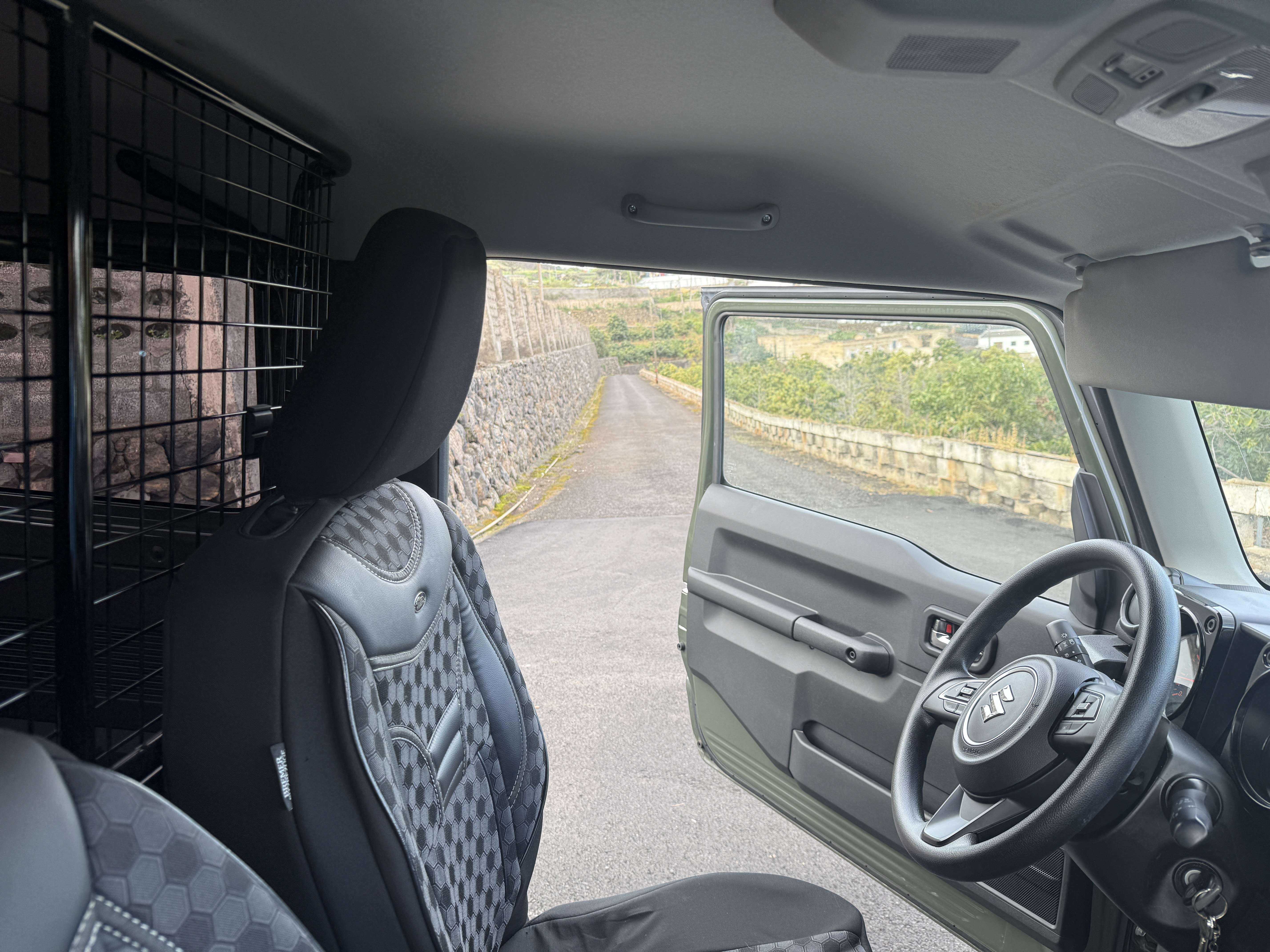 Suzuki Jimny Pro 1.5L - foto 1
