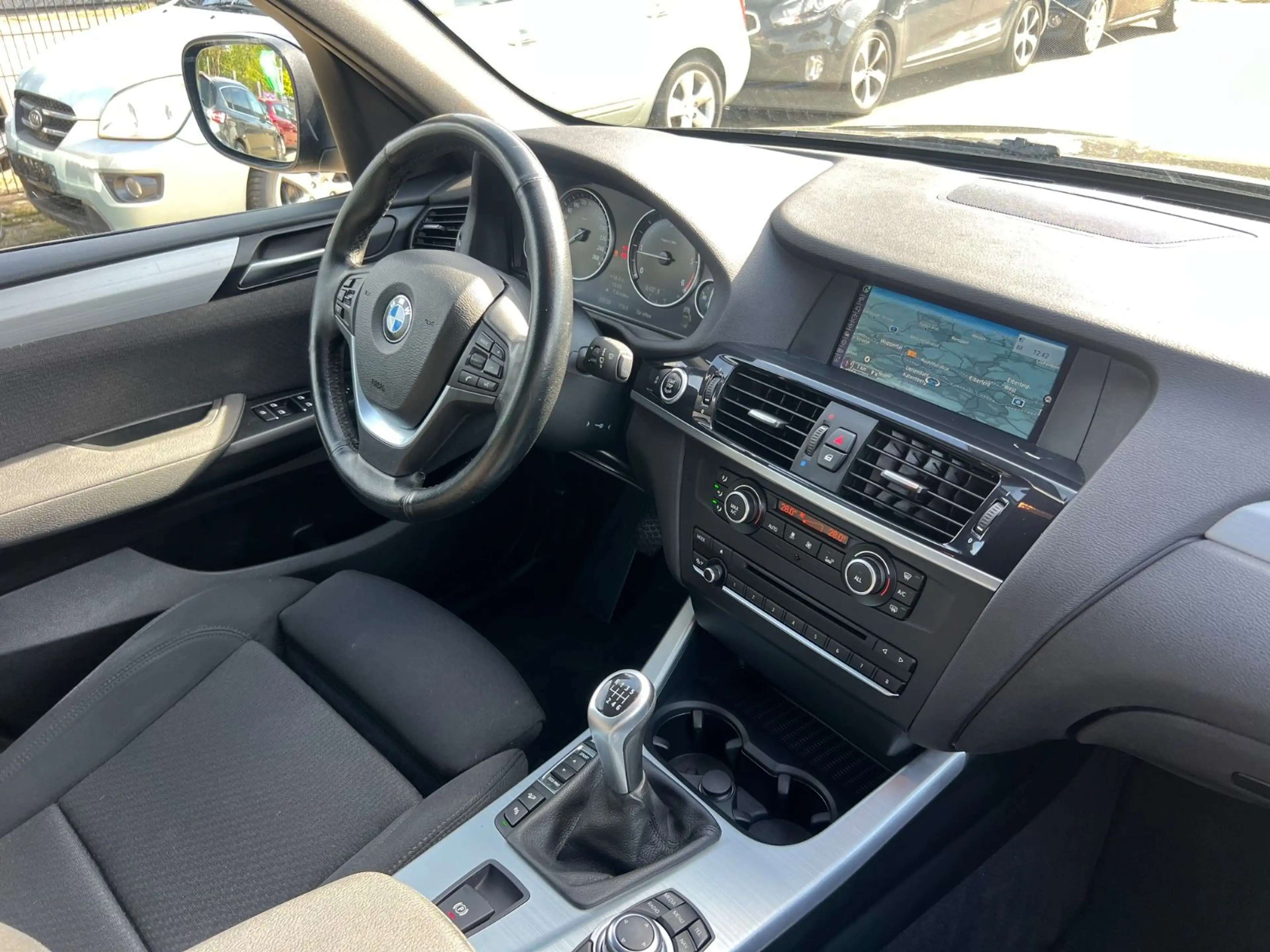 BMW X3 xDrive 20 d *NAVI*SPORTSITZE*PDC*TEMPOMAT — photo 8