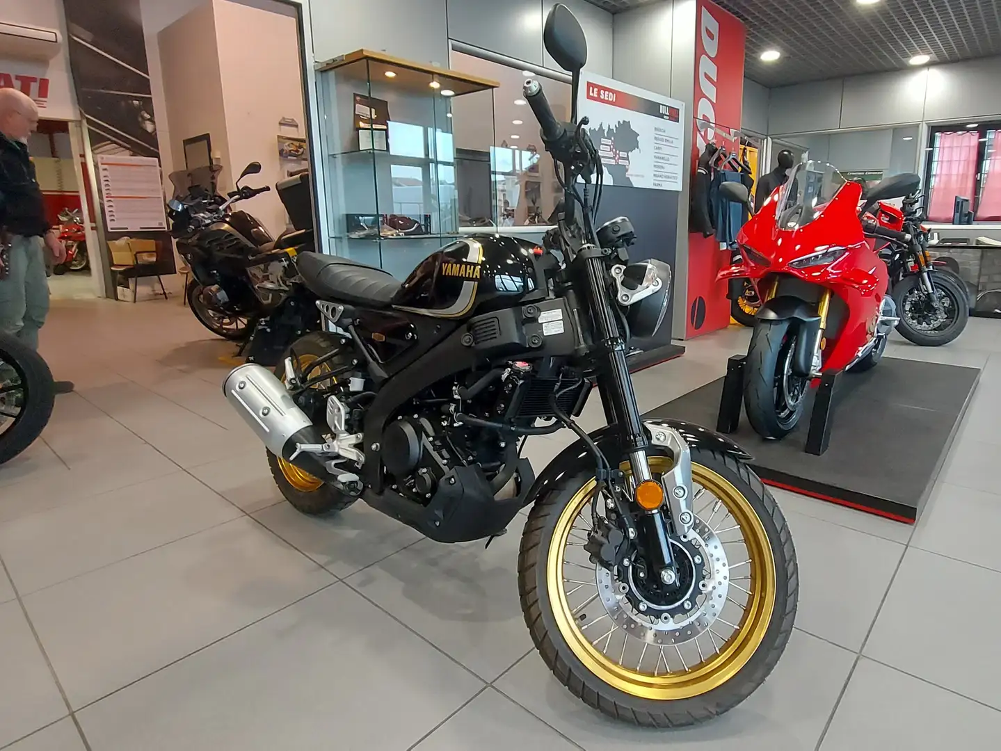 Yamaha XSR 125 Legacy Negru - 2