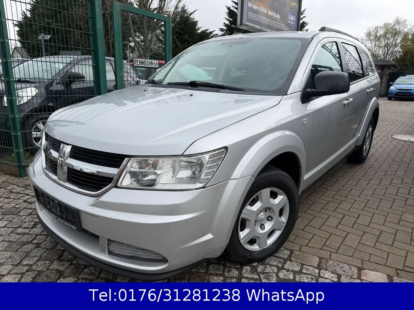 Dodge Journey 2.4 SE !! Tüv-Neu !! Klima !! Silber - 1