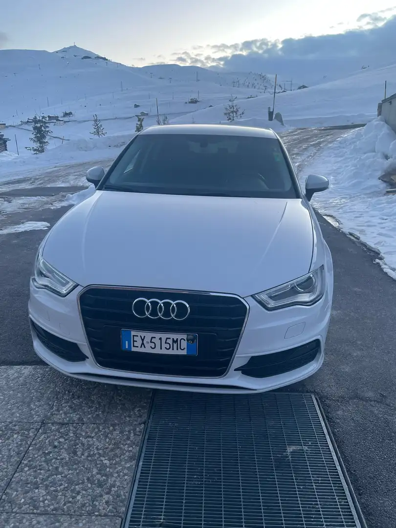 Audi A3 sline sterno Bianco - 2