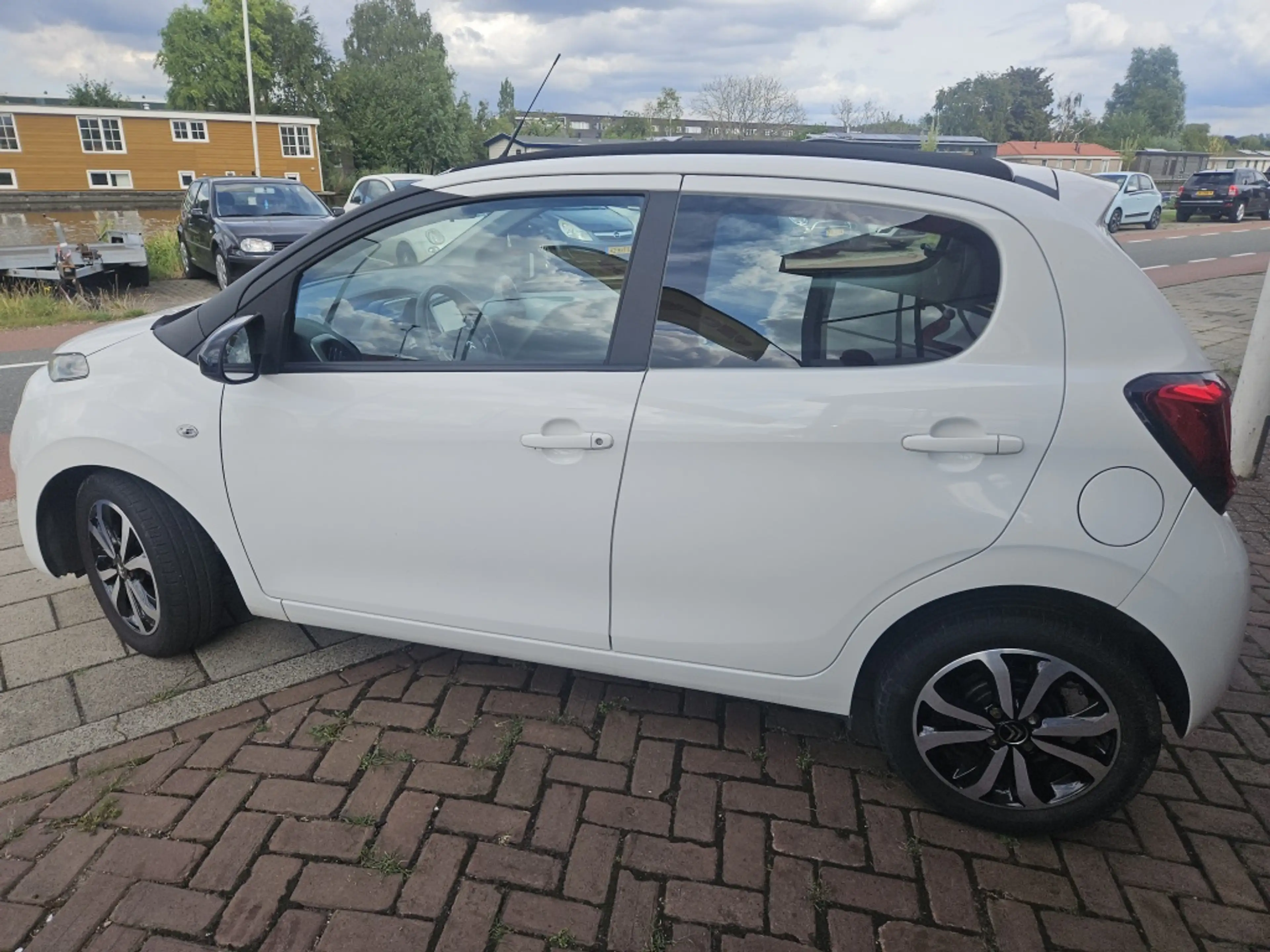 Citroen C1 1.0 e-VTi AirS Shine — photo 8