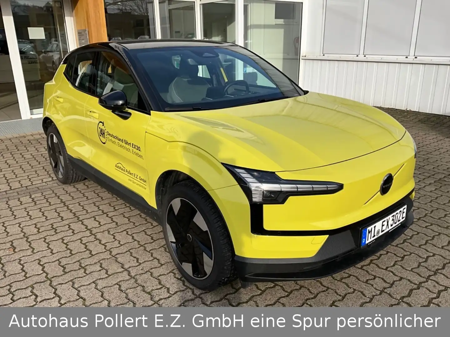 Volvo EX30 Plus 2WD Pure Electric Gelb - 2