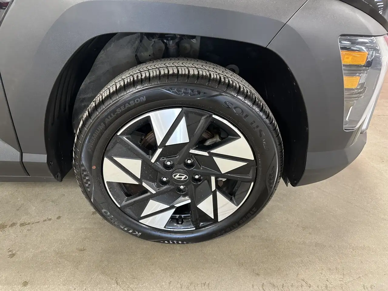 Hyundai KONA снимка Hyundai KONA