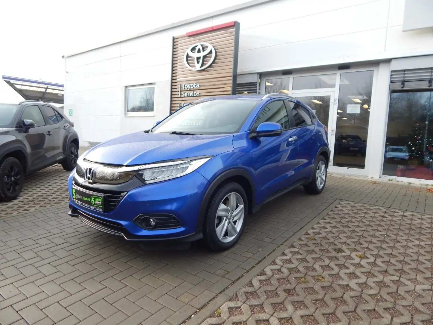 Honda HR-V 1.5 i-VTEC Executive LED+Navi+Panorama+AHK Negru - 2