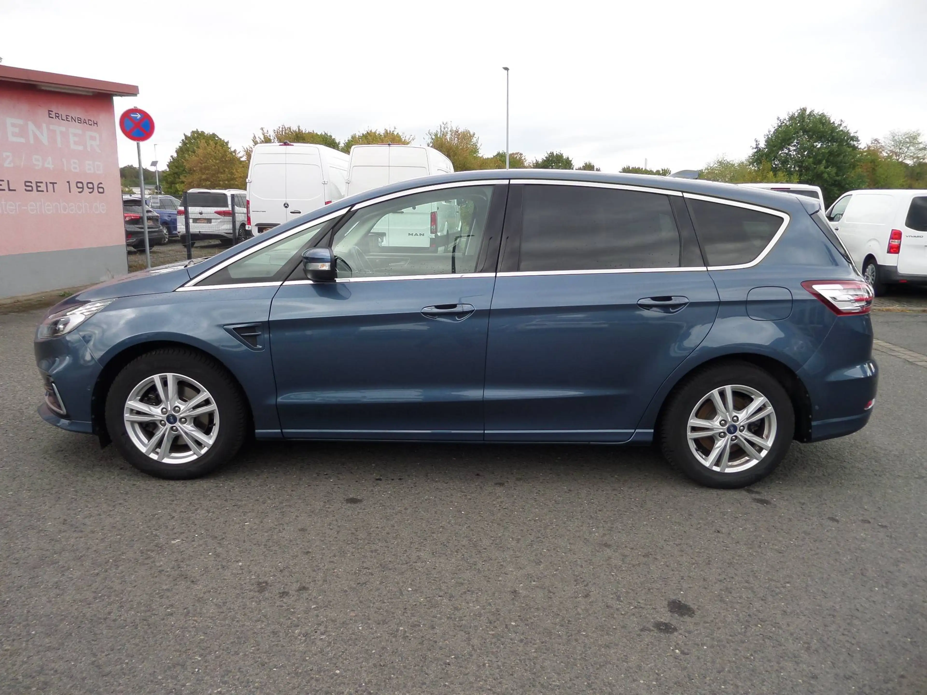 Ford S-Max Hybrid Titanium+Family-Paket+7-Sitzer+Automatik+AHK+LED+ACC+Pano+Navi+Cam+SHZ+1.Hand — photo 5