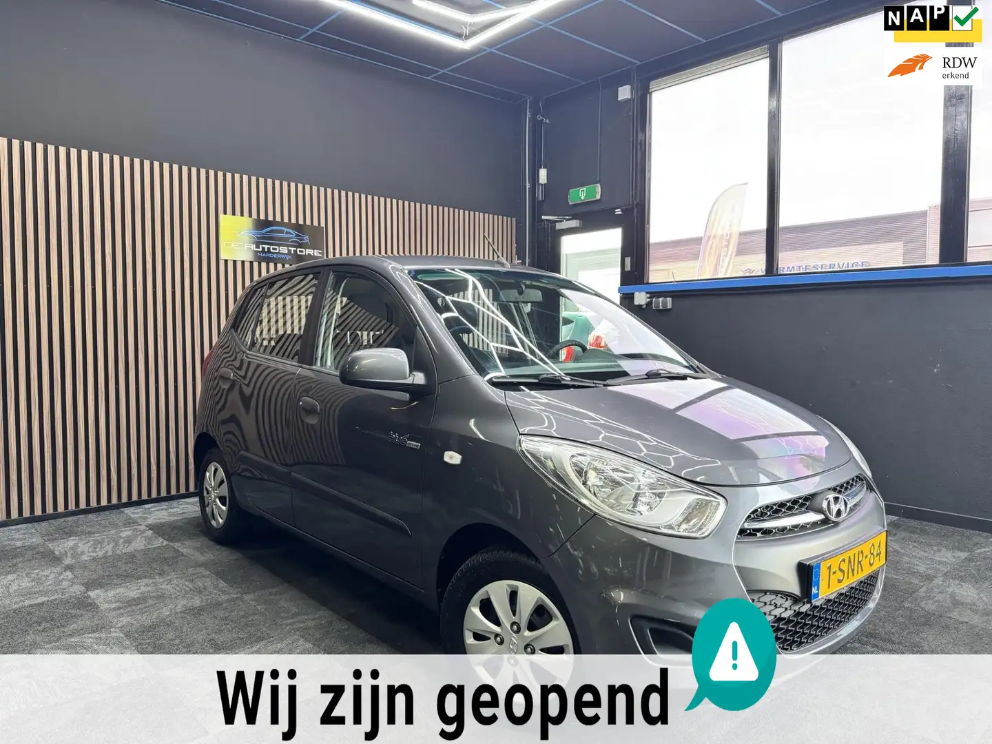 Hyundai i10 1.0 i-Drive Cool Airco aux Usb Elec Ramen Zeer net Gris - 1