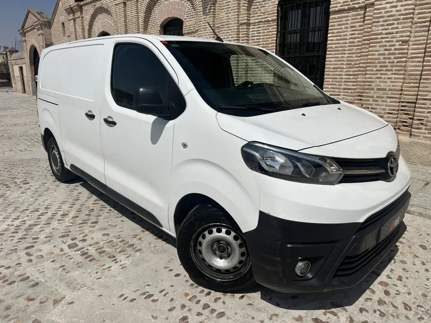 Toyota Proace Van Larga L2 2.0D GX 140 Weiß - 2