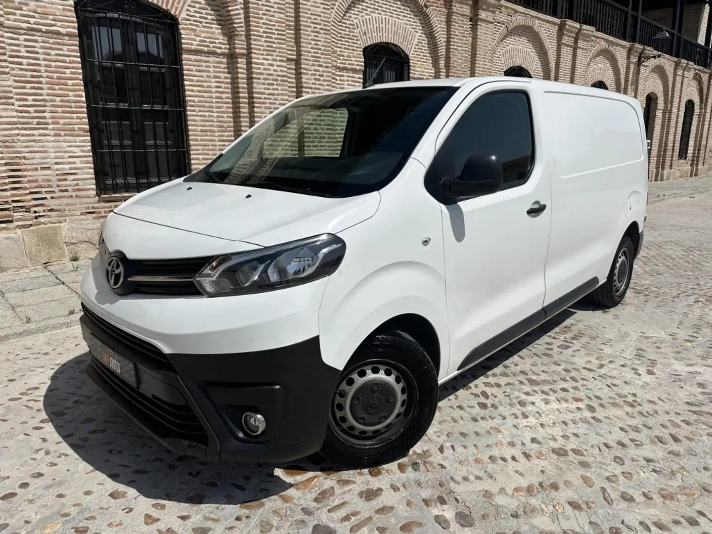 Toyota Proace Van Larga L2 2.0D GX 140 Weiß - 1