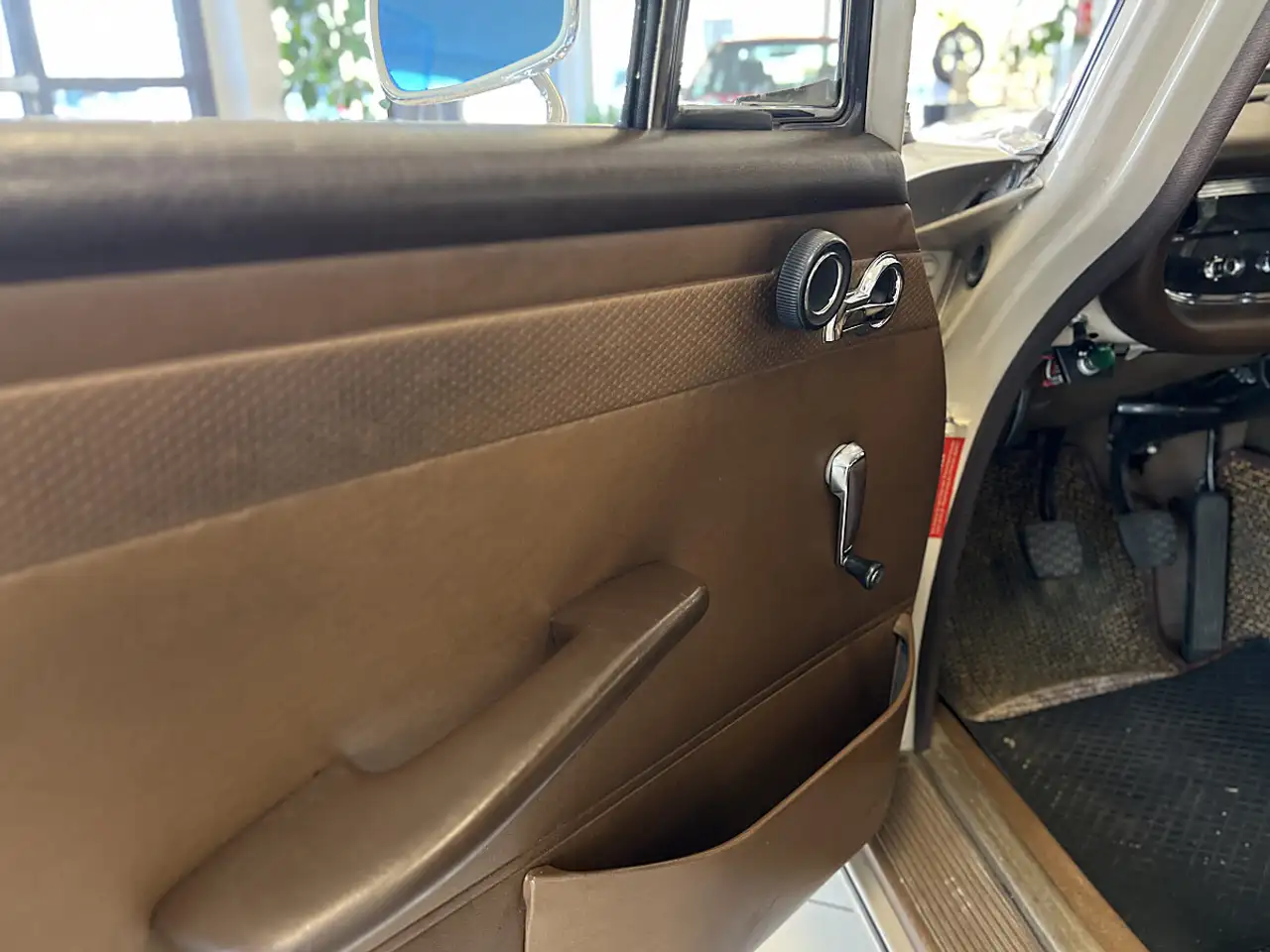 Mercedes-Benz E 200 Heckflosse, foto 8
