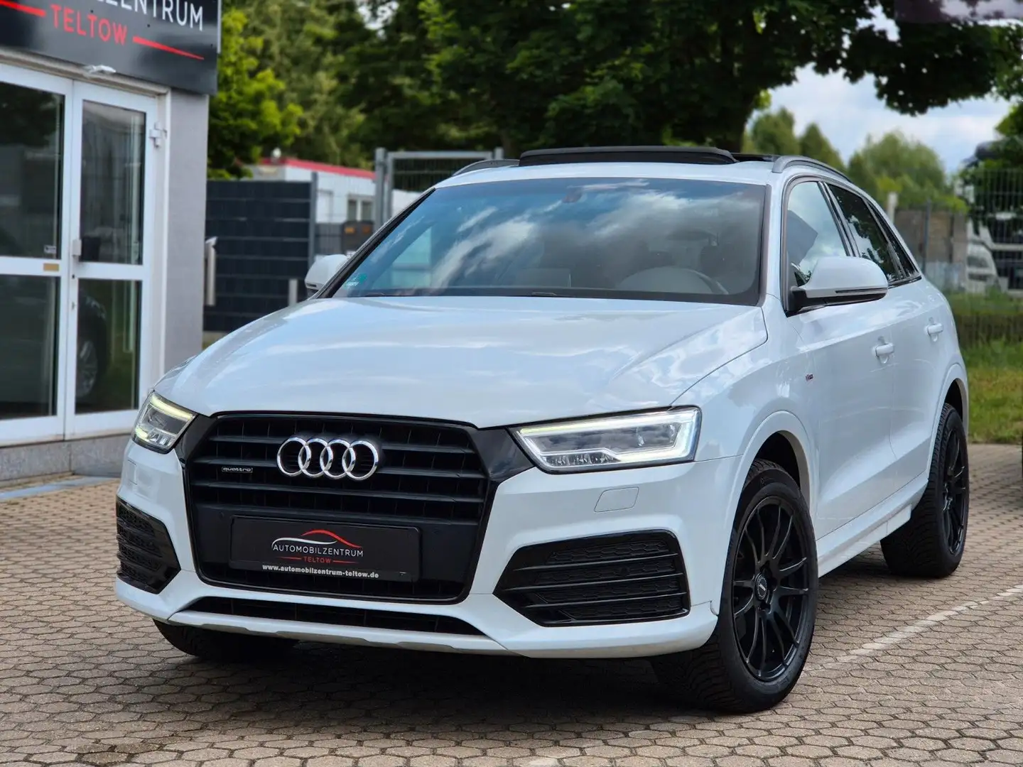 Audi Q3 2.0 TDI sport quattro S tronic S line Sport + Weiß - 1