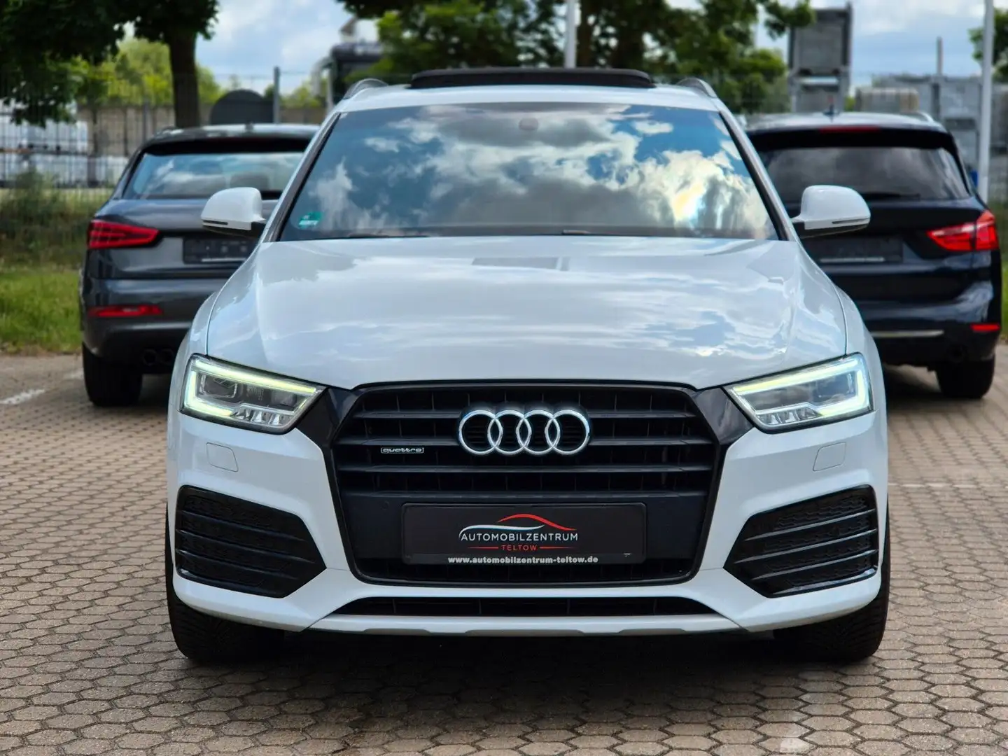 Audi Q3 2.0 TDI sport quattro S tronic S line Sport + Weiß - 2