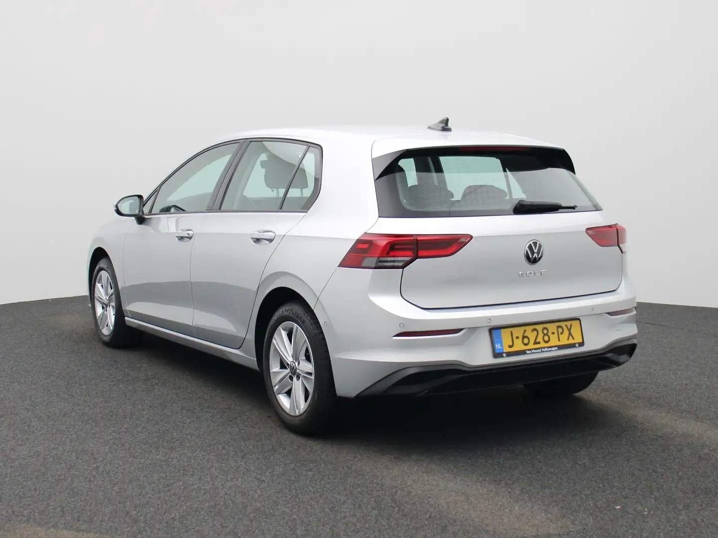 Volkswagen Golf 1.5 TSI Life Business 130 PK | Navigatie | Adaptiv Grijs - 2