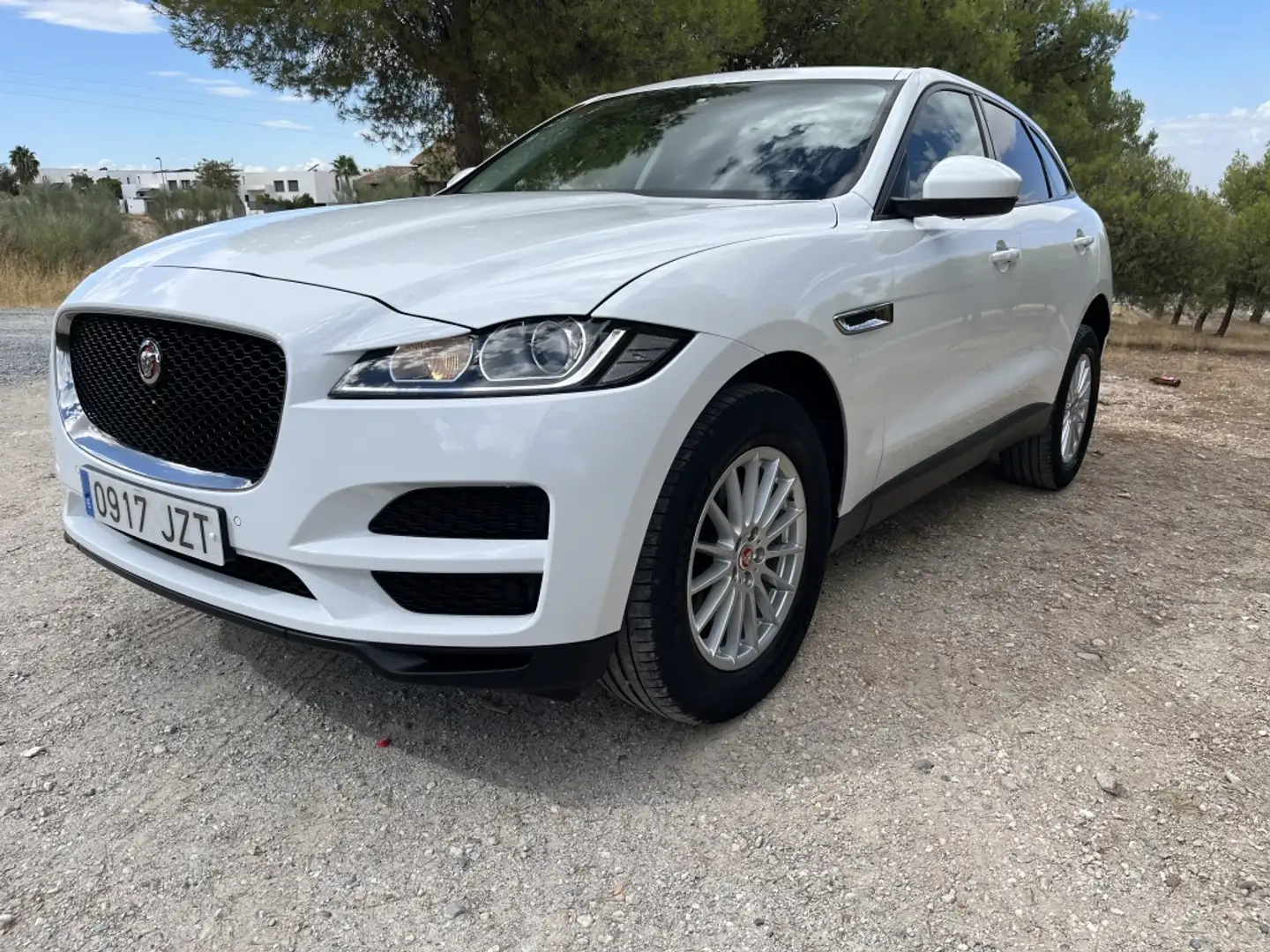 Jaguar F-Pace 2.0i4D Portfolio Aut. RWD 180 Blanco - 1