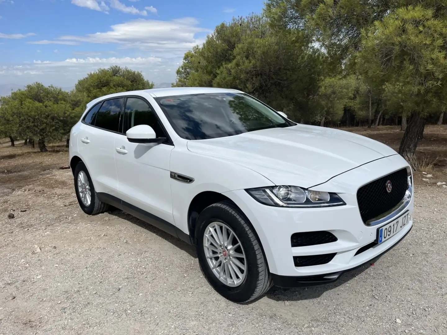 Jaguar F-Pace 2.0i4D Portfolio Aut. RWD 180 Blanco - 2