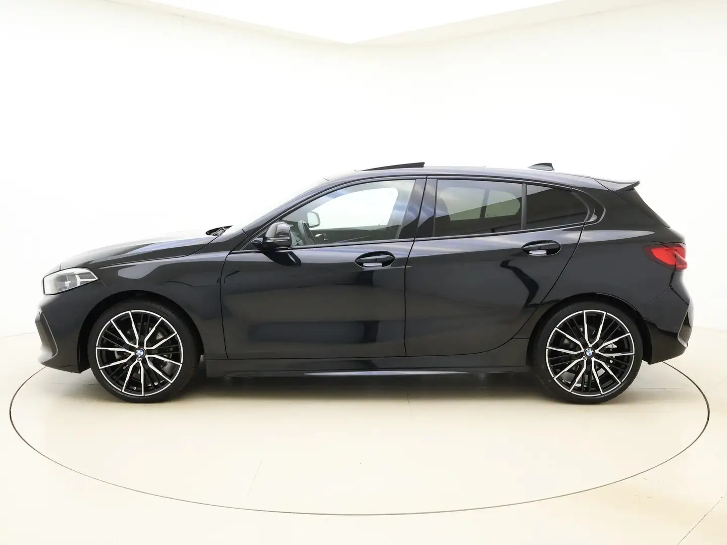 BMW 118 1-serie 118i M Sport -HeadUp -Pano Dak -Cruise Con Zwart - 2