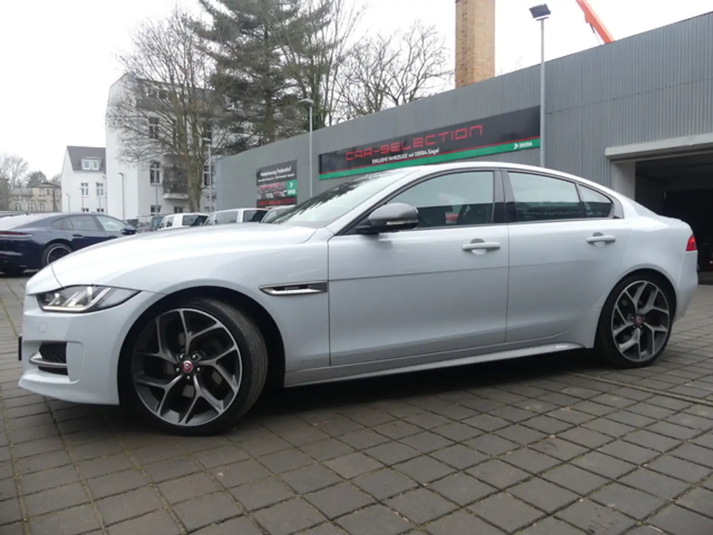 Jaguar XE 2.0 d R-Sport AWD PANO/XENON/KAM/MEMORY Weiß - 2